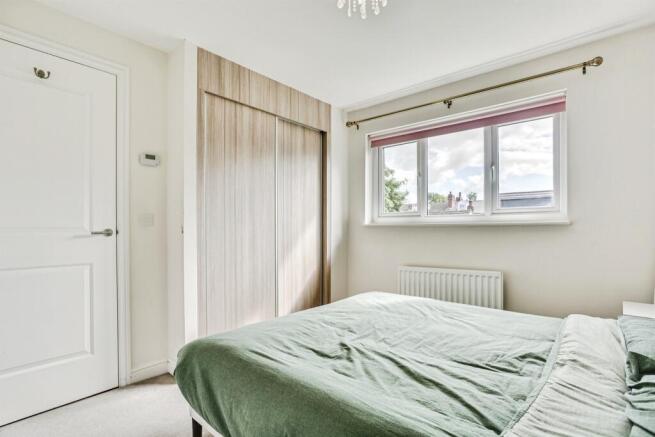 3 bed Terraced for sale Image 5