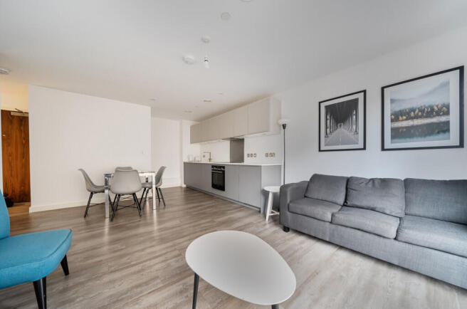 1372133-8-68fa03f...