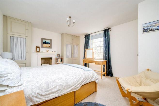 4 bed Semi-Detached for sale Image 11