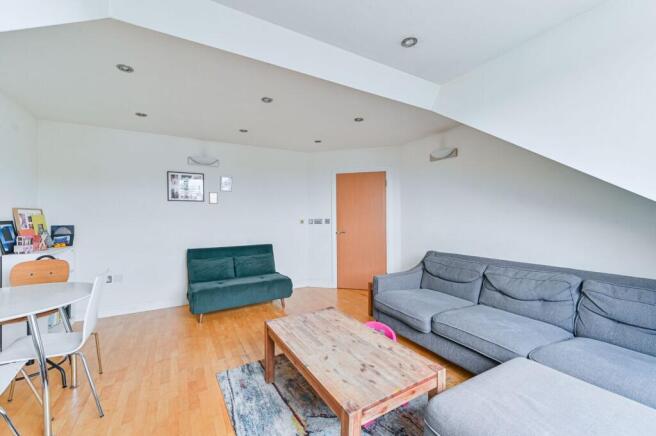 Vincent Close, Bromley, BR2 photo 4
