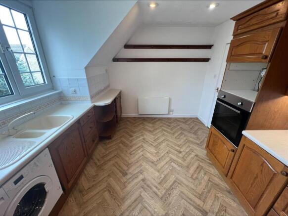 2 bed Flat to rent Image 4