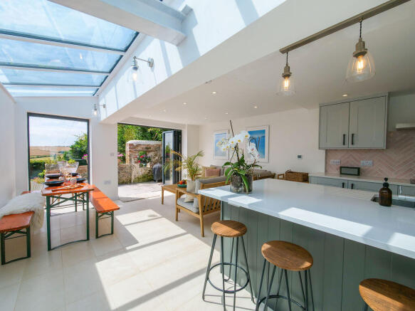 Kitchen/Dining Area