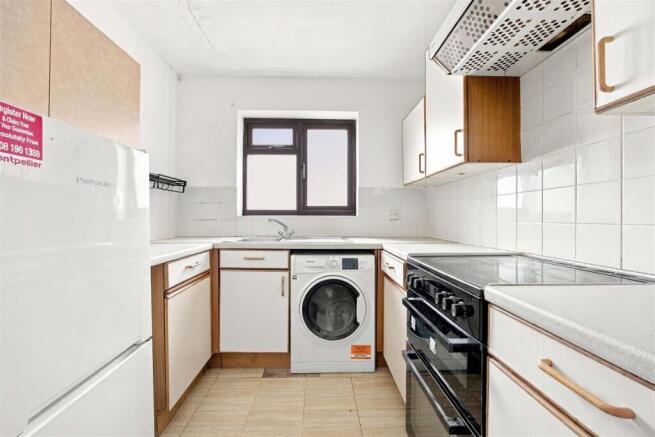 Betjeman Court, West Drayton, UB7 photo 4