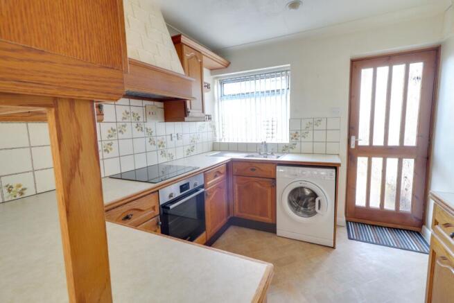 5 bed Detached for sale Image 7