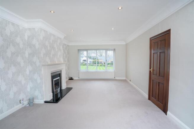 3 bed Detached Bungalow for sale Image 4