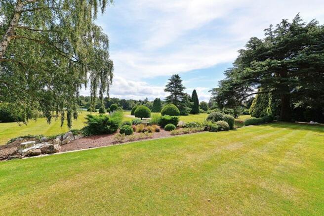 EXTERNAL GARDENS 1.jpg