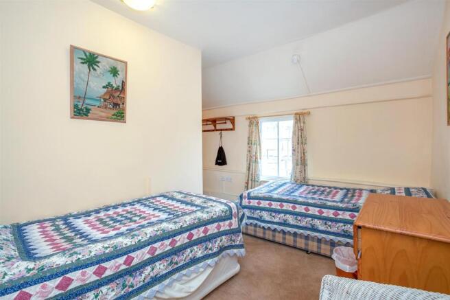 Bedroom 4.jpg
