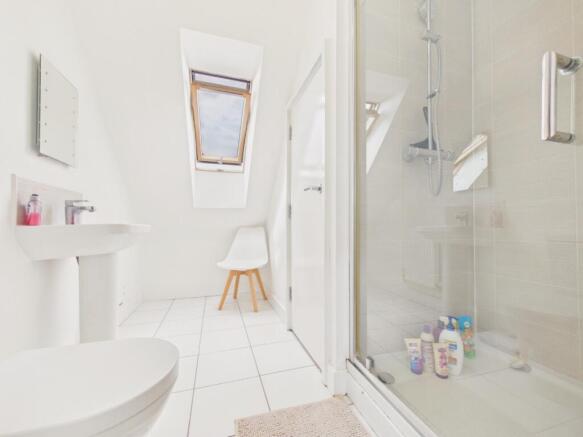 3 bed Terraced for sale Image 9