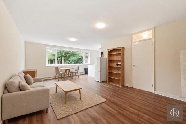 Flat_2_Orchard_Court_Staged_03.jpg