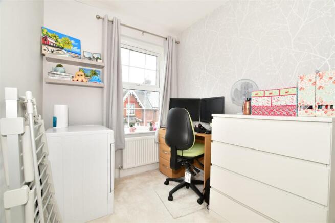 Bedroom 3/Study