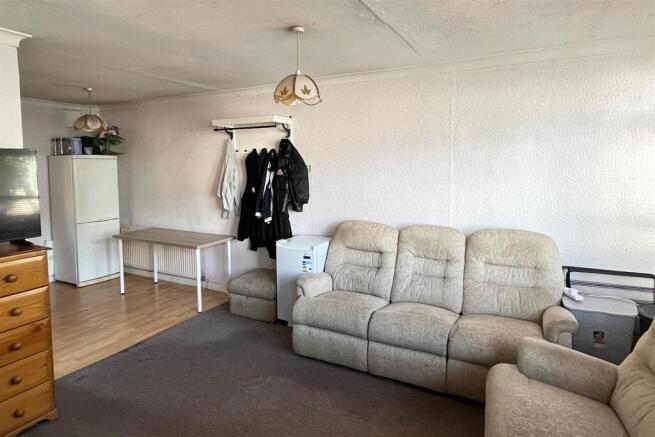 32 Saxon Road living Room 2.jpg