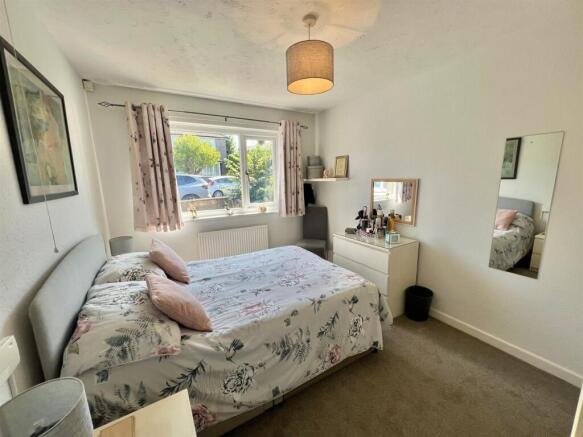 2 bed Semi-Detached Bungalow for sale Image 7