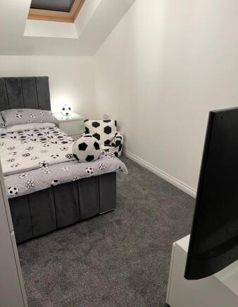 2 bed Apartment to rent Image 4