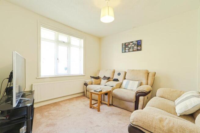 4 bed Detached for sale Image 7