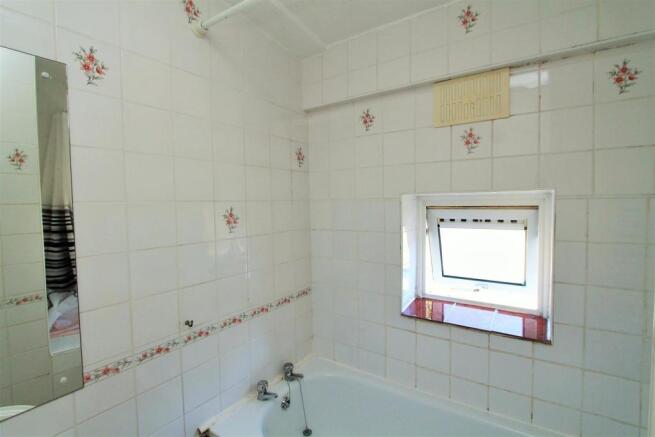 Bathroom.JPG