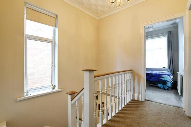 3 bed Semi-Detached for sale Image 11