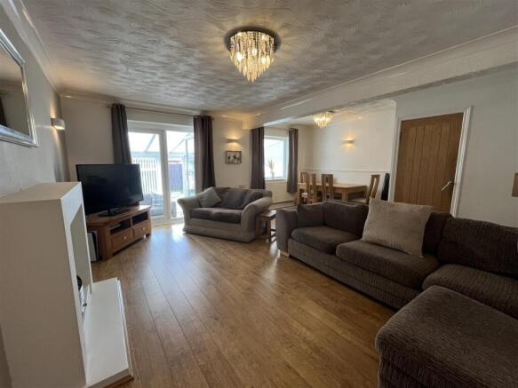 3 bed Link Detached House for sale Image 5