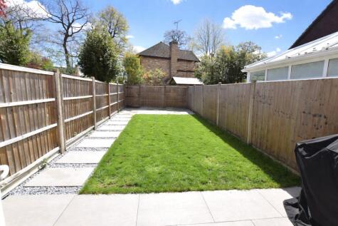 Chive Court, Farnborough, Hampshire, GU14