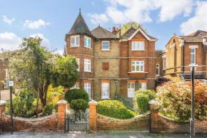 Flat 3, 94, Burton Road, London SW9 6TQ