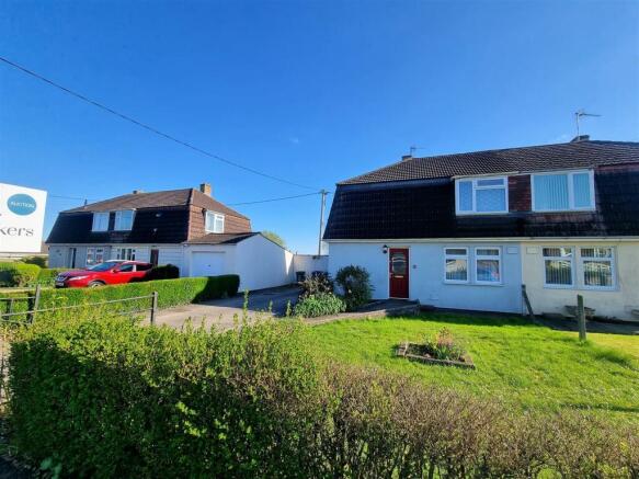 3 Holbrook Vale - Front2.jpg
