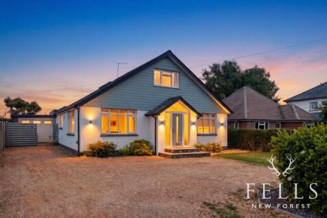 Hightown Road, Ringwood, BH24