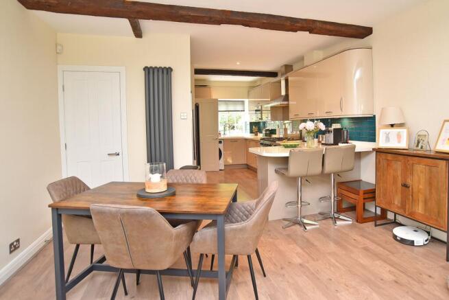 4 bed Town House for sale Image 4