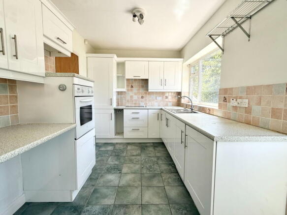 4 bed Detached for sale Image 12