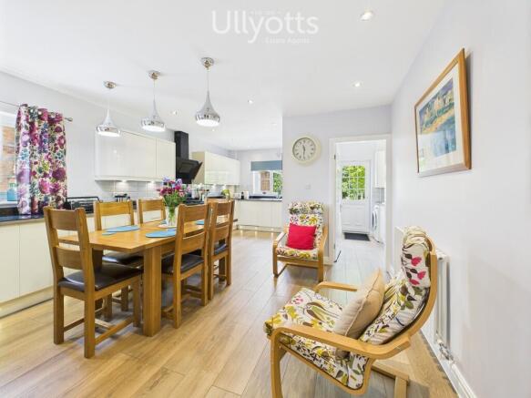 4 bed Detached for sale Image 7