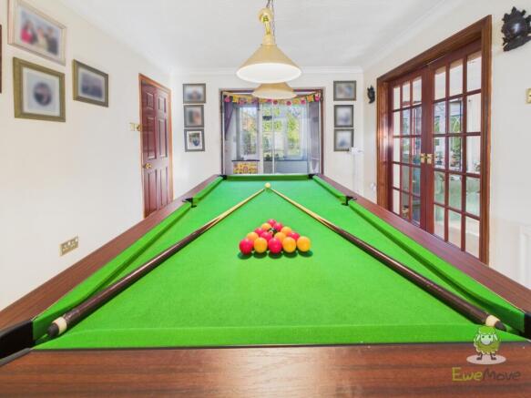 CAM01543G0-PR0169-STILL012