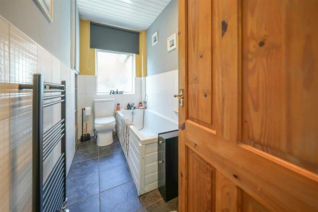 BATHROOM/ W.C.