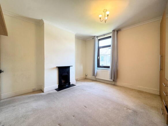 3 bed Terraced for sale Image 9