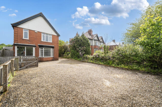3 bed Detached for sale Image 9