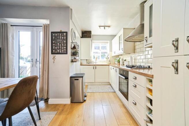 2 bed Terraced for sale Image 4