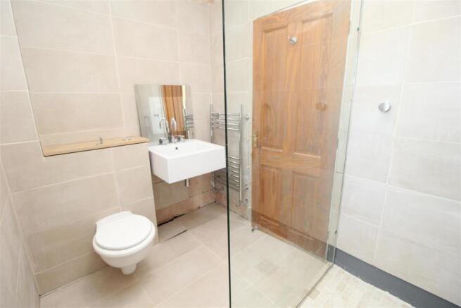 EN-SUITE SHOWER ROOM/W.C.