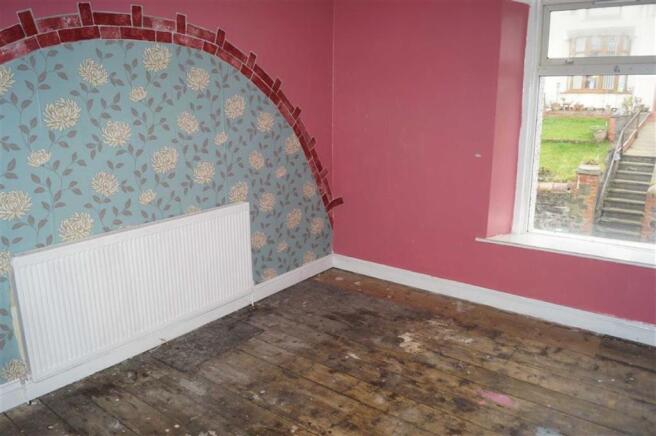 BEDROOM 2 (FRONT)