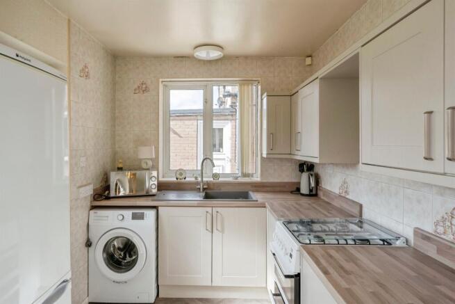 2 bed Semi-Detached for sale Image 6
