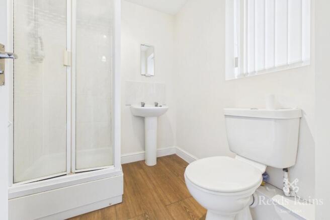3 bed Semi-Detached to rent Image 9