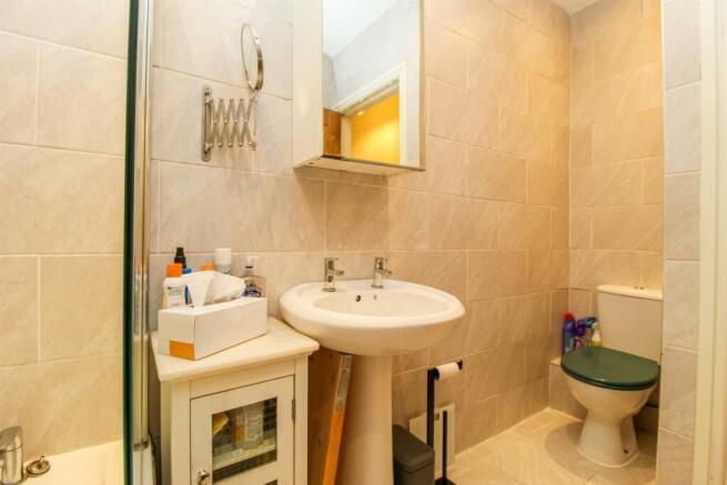 BATHROOM/W.C.