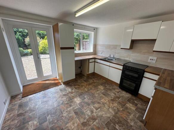 Kitchen 2.jpg