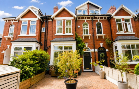 Victoria Road, Salford, M6