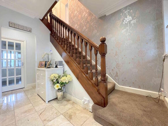 4 bed Semi-Detached for sale Image 8