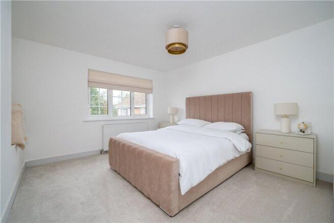 4 bed Detached for sale Image 11