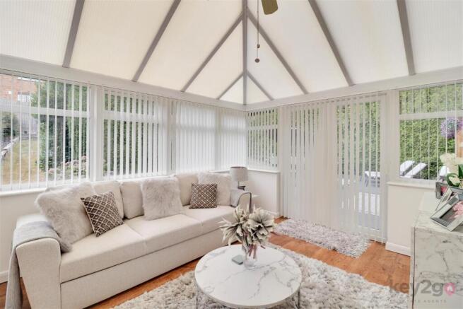 4 bed Detached for sale Image 10