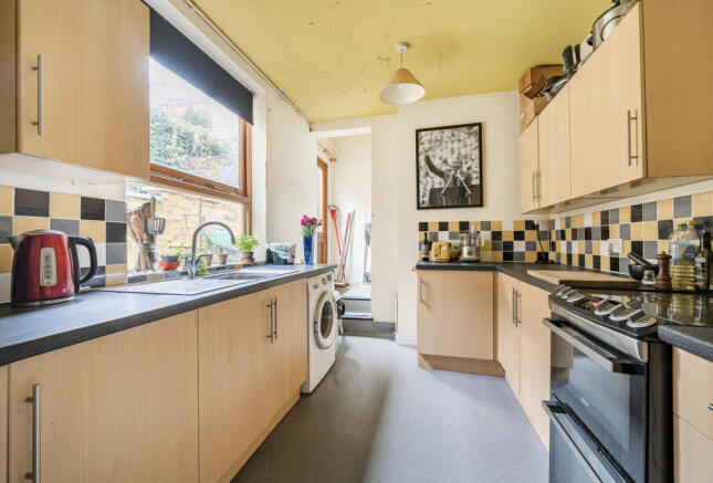 1357633-9-68d6cc9...