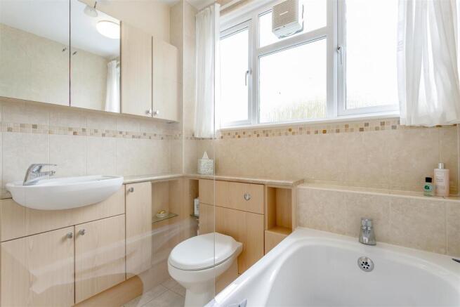 8368109-interior08.jpg