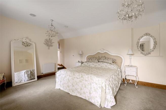4 bed Detached for sale Image 11
