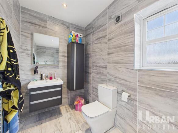 3 bed House for sale Image 5