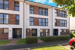 32, Calder East Drive, Glasgow G64 3NT