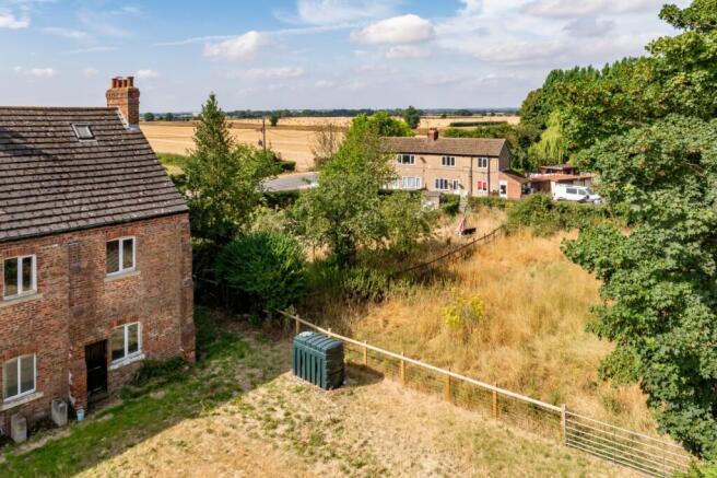 5 bed Detached for sale Image 5