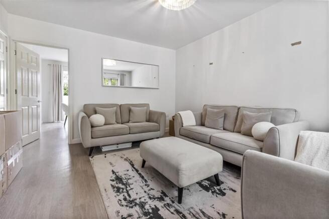 23 Skylark Rise-001.jpg
